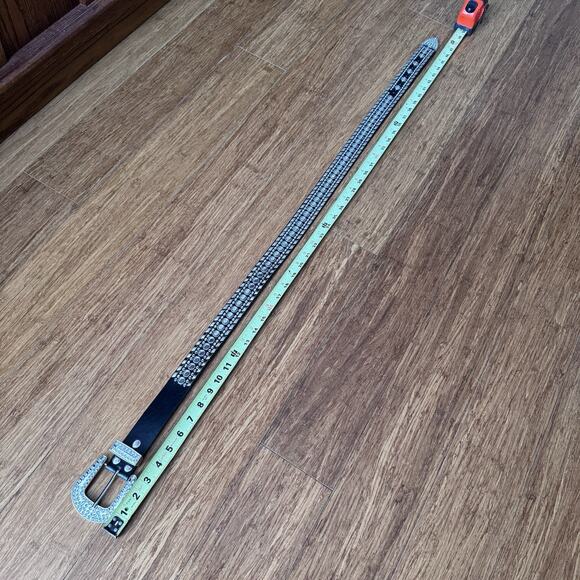 Luxury Diva Rhinestone Bling Cowgirl Fashion Black Belt Size L Missing 1 Stud - Picture 11 of 12